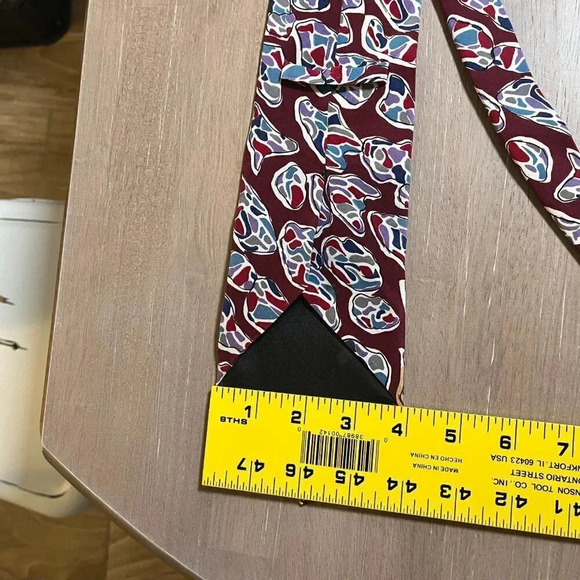 Men’s Oleg Cassini Tie - Picture 5 of 5